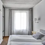 Garden Hill Apartment
